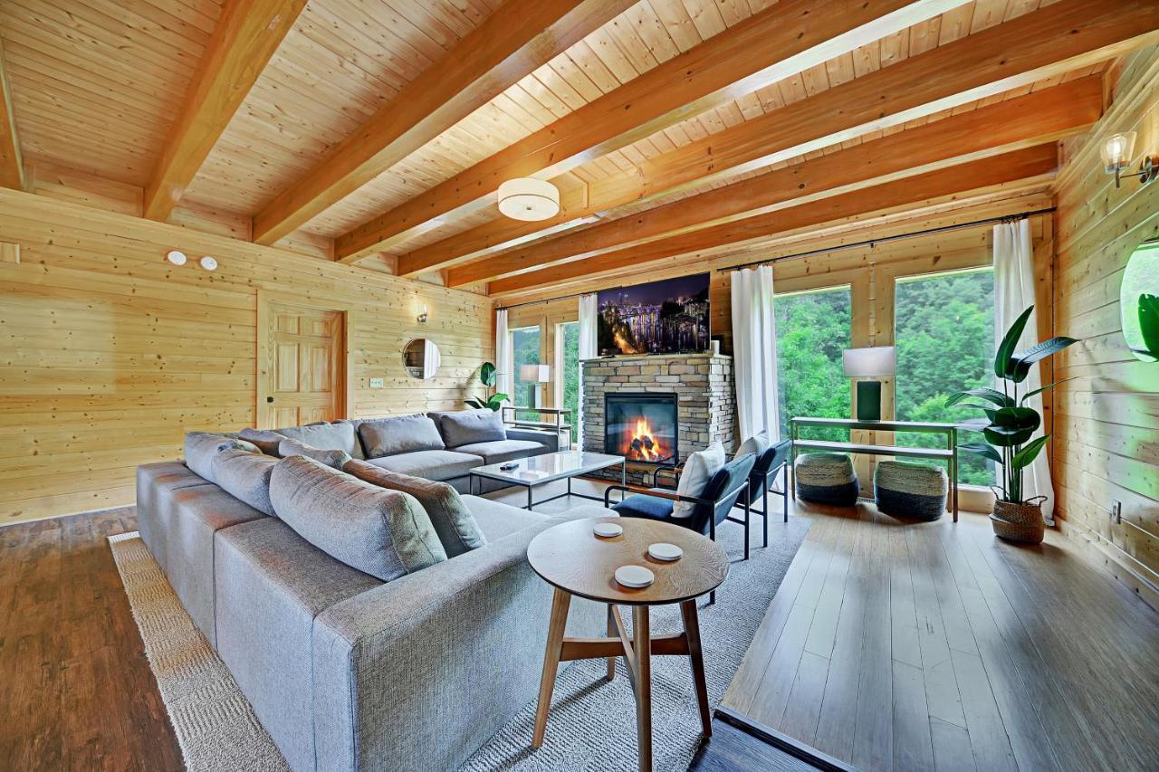 Gorgeous Large Mountain View Cabin W Hot Tub, Free Wifi, Games Villa Sevierville Buitenkant foto