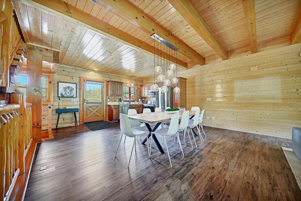 Gorgeous Large Mountain View Cabin W Hot Tub, Free Wifi, Games Villa Sevierville Buitenkant foto