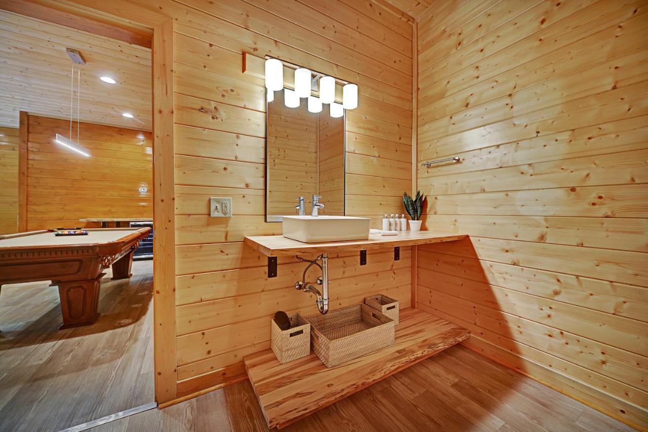 Gorgeous Large Mountain View Cabin W Hot Tub, Free Wifi, Games Villa Sevierville Buitenkant foto