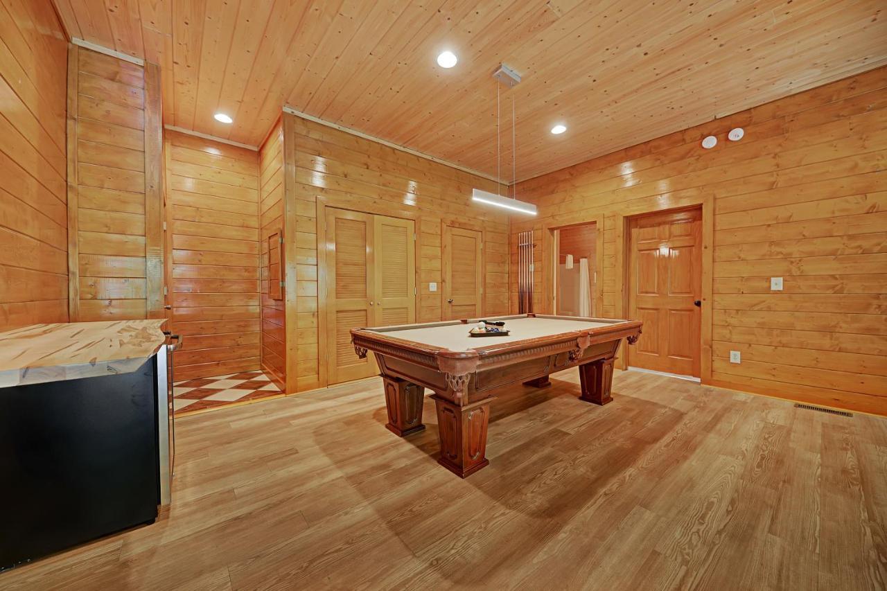 Gorgeous Large Mountain View Cabin W Hot Tub, Free Wifi, Games Villa Sevierville Buitenkant foto