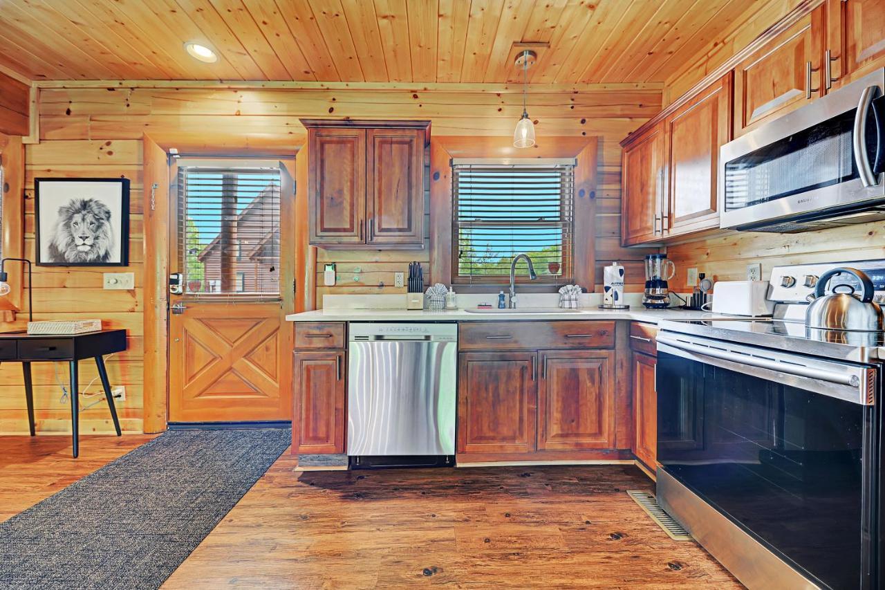 Gorgeous Large Mountain View Cabin W Hot Tub, Free Wifi, Games Villa Sevierville Buitenkant foto